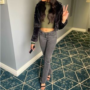 Size: Small Black Faux Fur Cropped Jacket 🖤